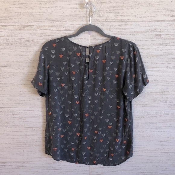 Banana Republic Gray Heart Top | SIZE S - Picture 2 of 5